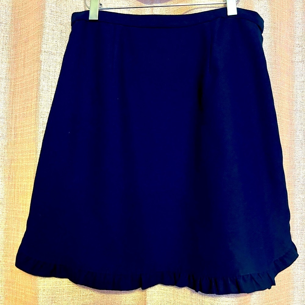 NWOT Women’s Navy Blue Ruffle Skirt Size 8